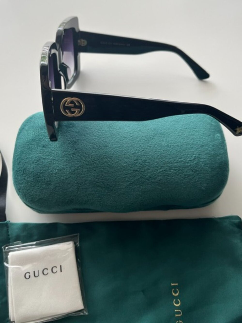 Gucci GG0083S Women's Oversized Square Black Frame Sunglasses - Picture 4 of 11